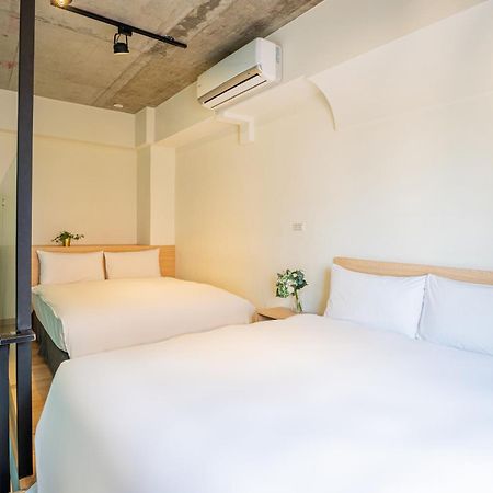 Check Inn Express Taichung Yizhong Exterior photo