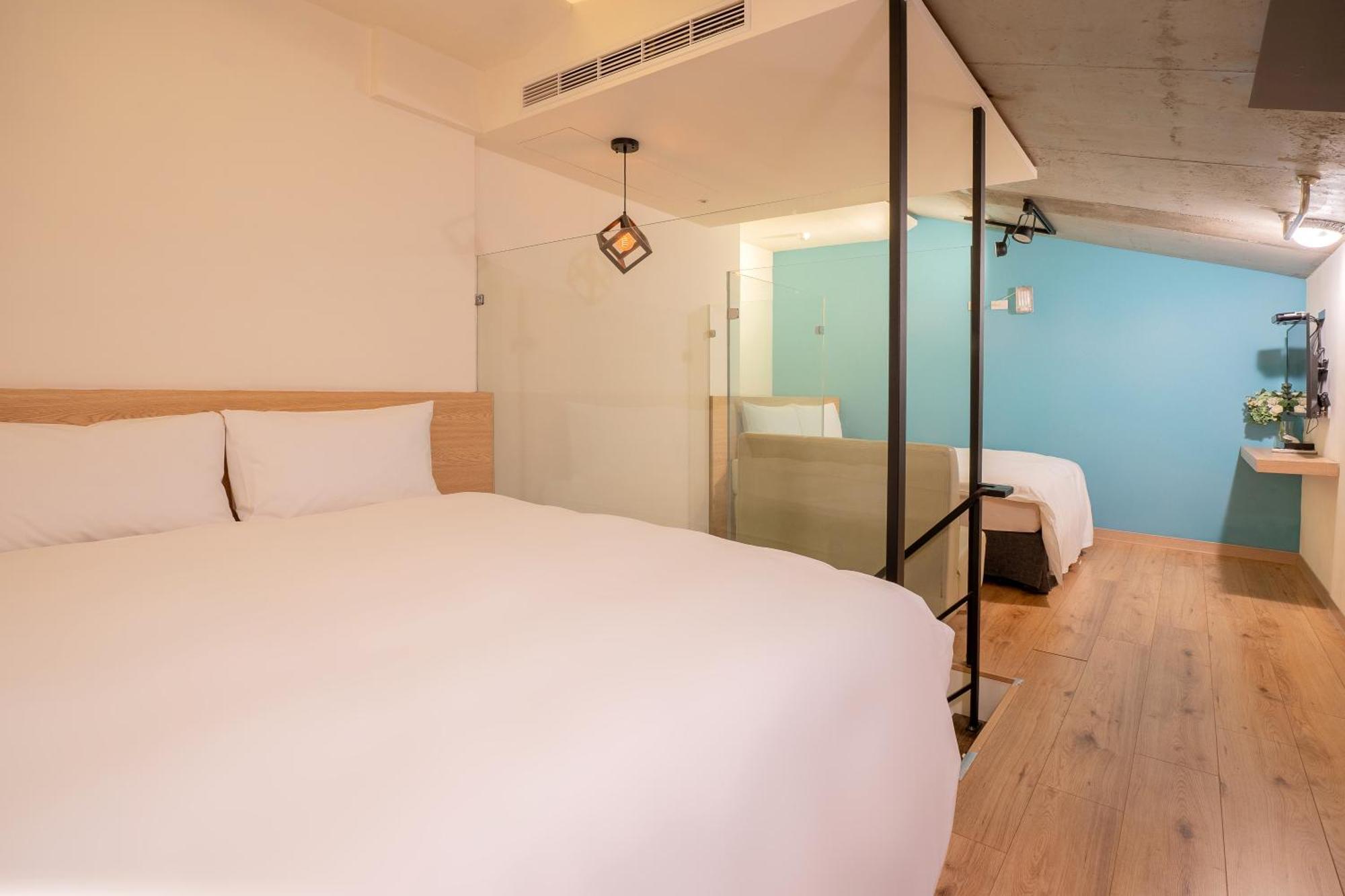 Check Inn Express Taichung Yizhong Exterior photo