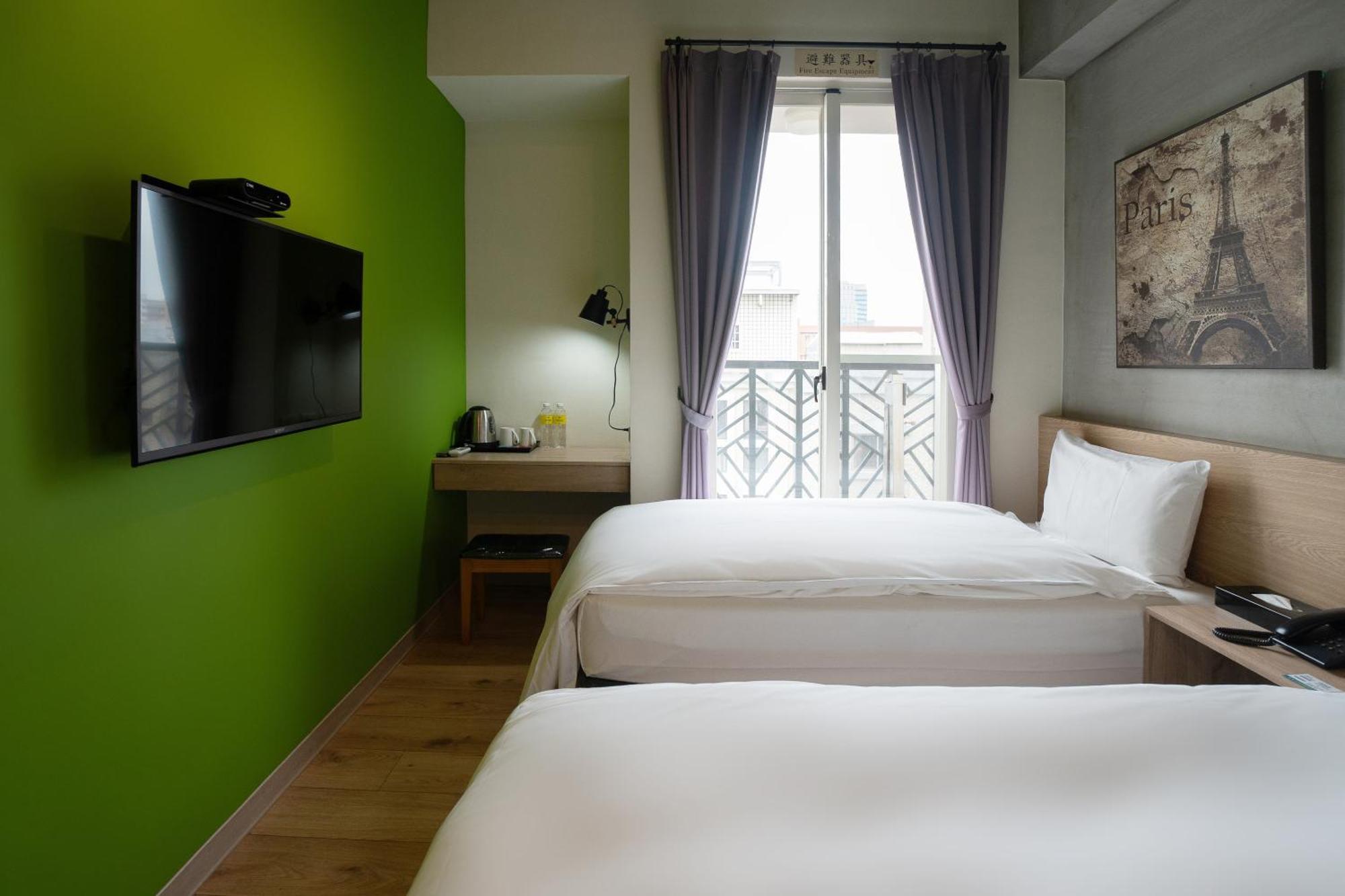 Check Inn Express Taichung Yizhong Exterior photo