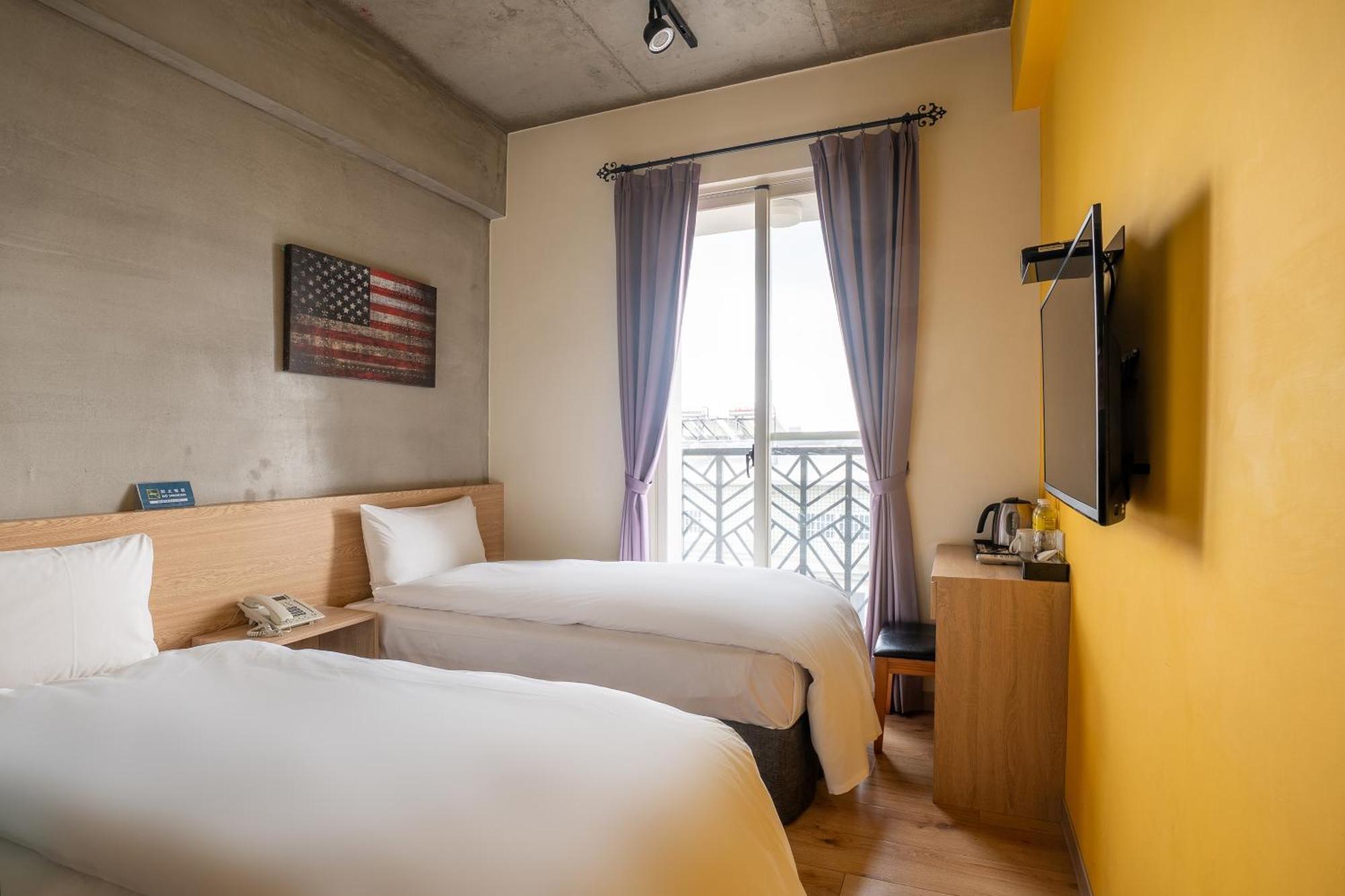 Check Inn Express Taichung Yizhong Exterior photo
