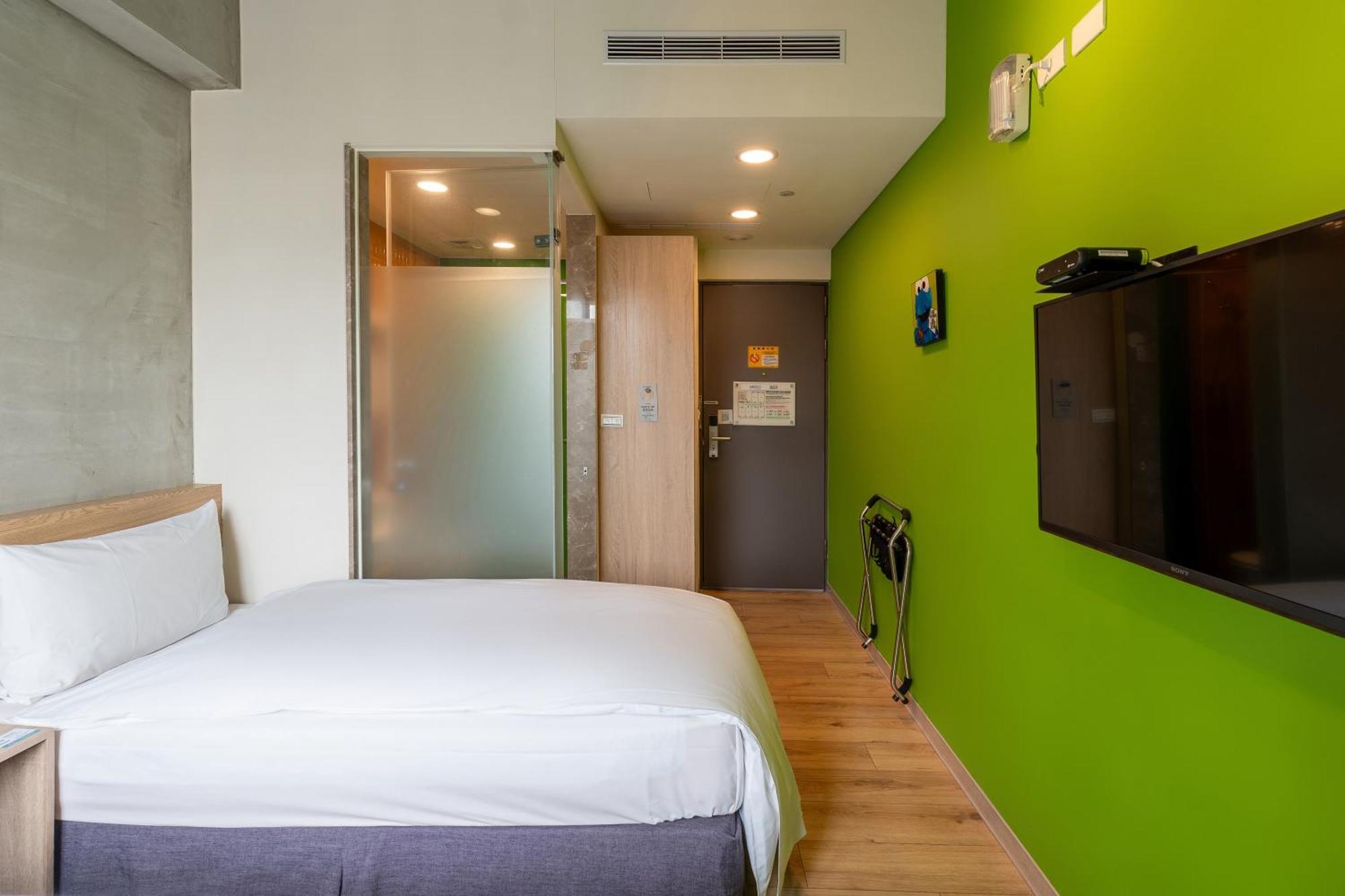 Check Inn Express Taichung Yizhong Exterior photo
