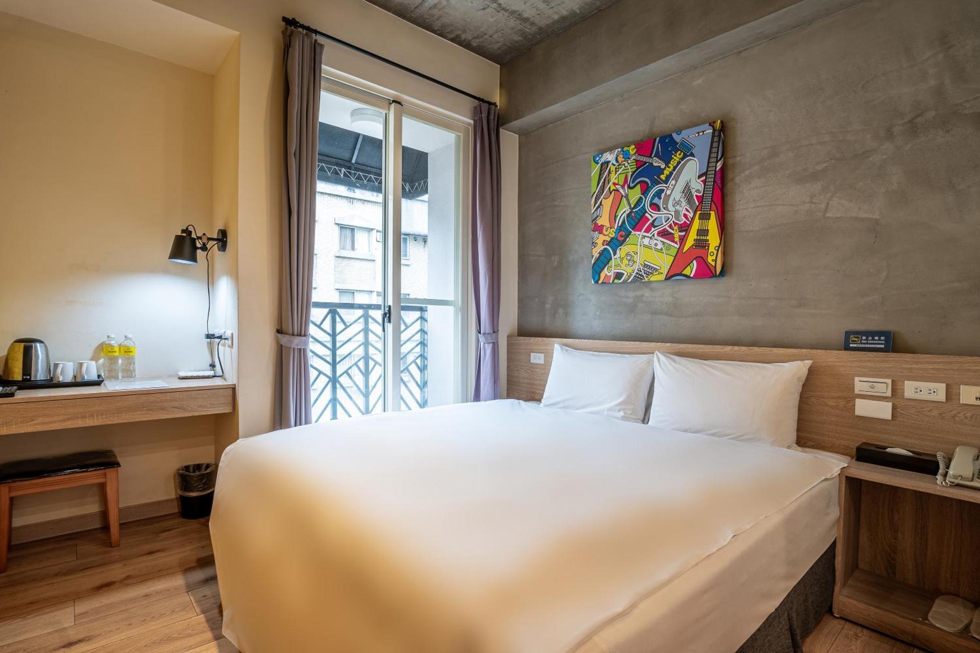 Check Inn Express Taichung Yizhong Exterior photo