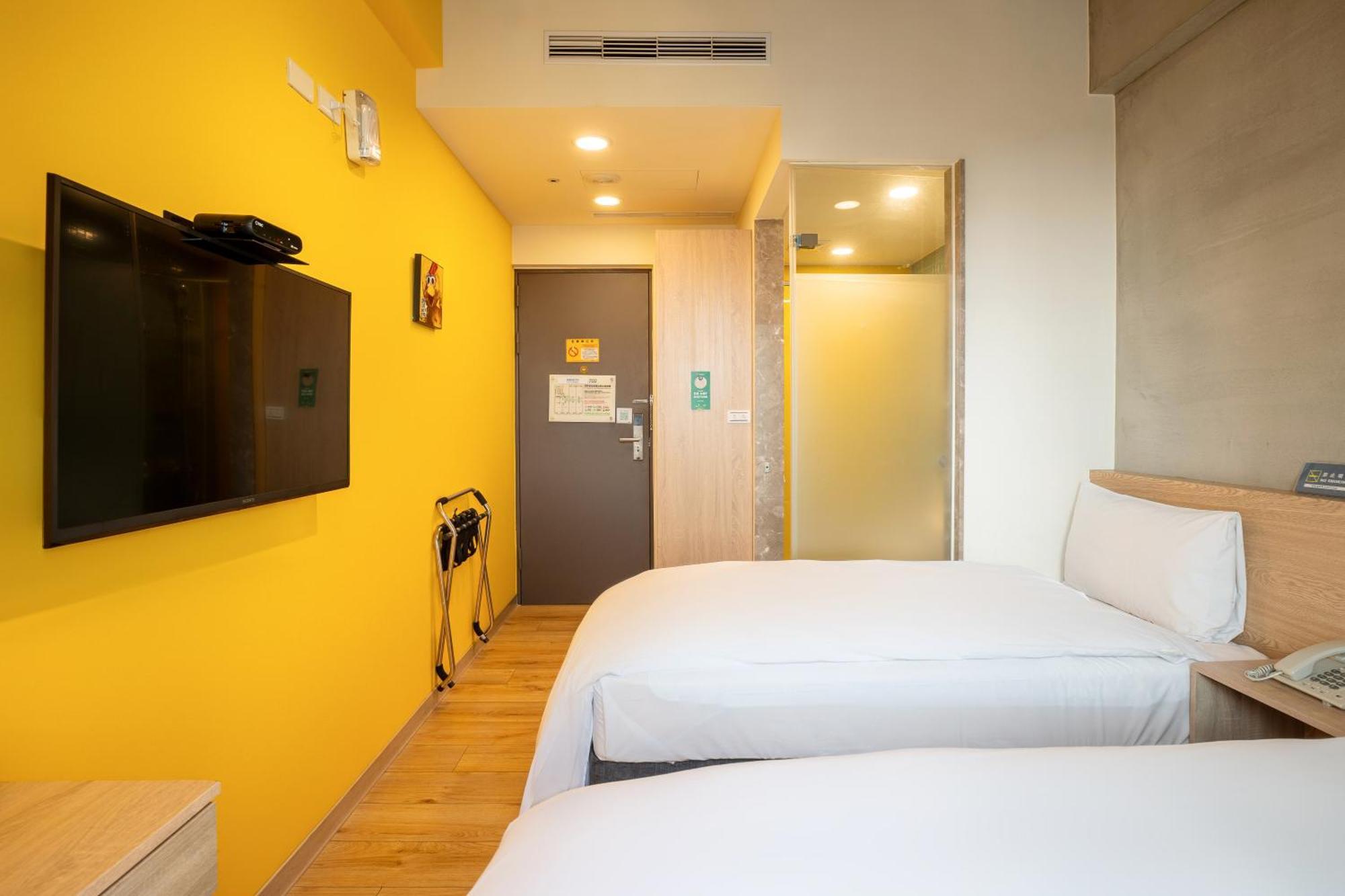 Check Inn Express Taichung Yizhong Exterior photo